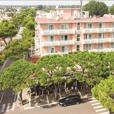 Hotel D'Annunzio Lido di Jesolo Exterior foto