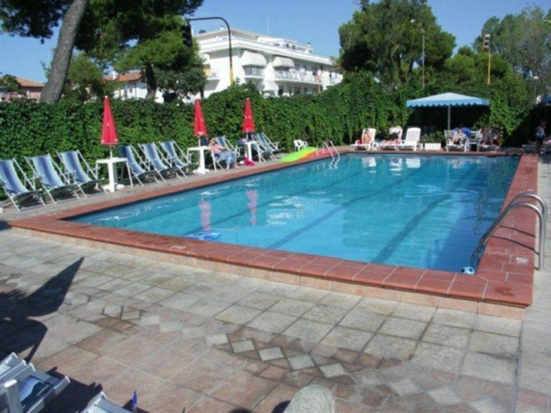 Hotel D'Annunzio Lido di Jesolo Exterior foto